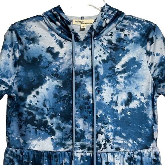NWOT Bebop Hooded Dress Small Blue Tie Dye Drawstring Short Sleeve Stretch - Picture 2 of 7